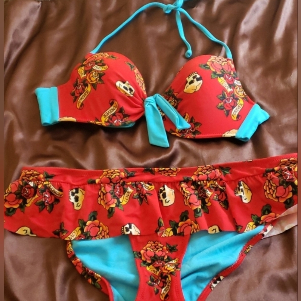 Retro- Hot Topic Skulls & Roses Bikini
